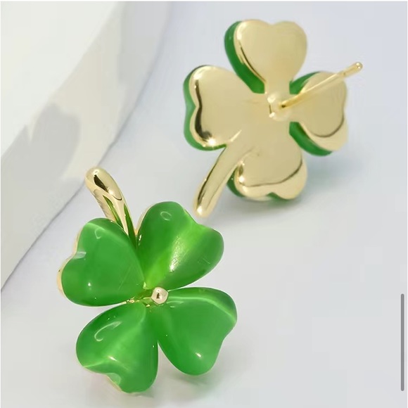 Green Opal Four Leaf Clover Earrings - Picture 4 of 4